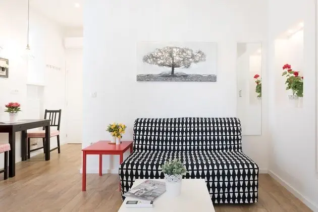 Cute Studio With Beautiful Balcony in the Center!