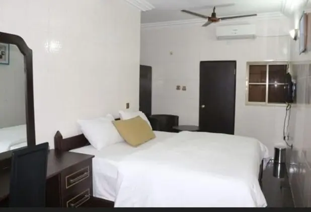 Cute Villa Hotel and Suites