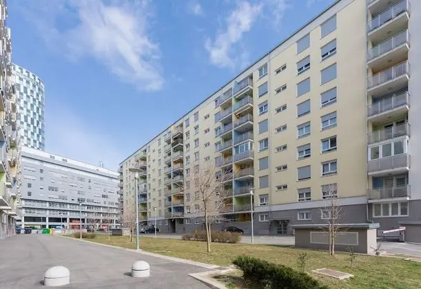 Cute and Sunny Studio in Zagreb With Balcony and Free Garage - Dış Mekan