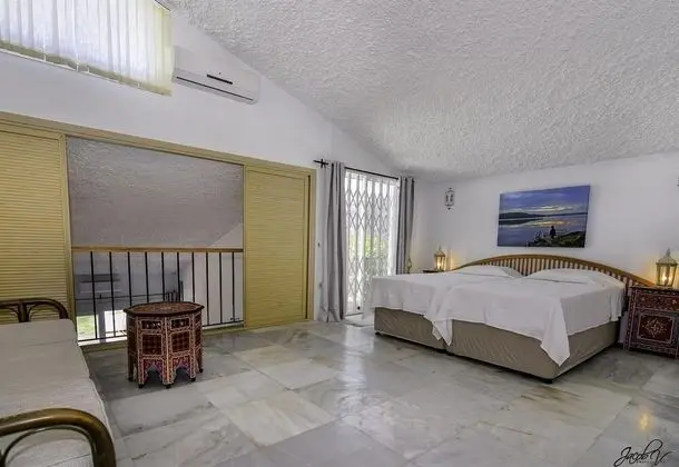 Cutest Beach House Estepona - Oda