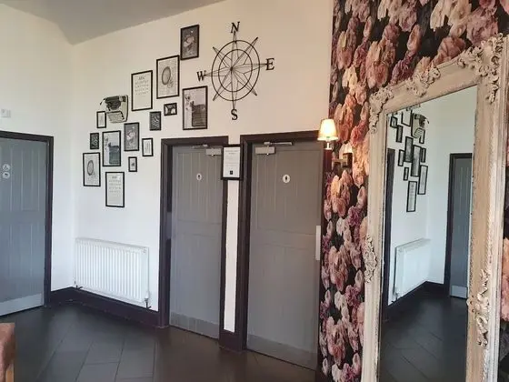 Cuttle Bridge Inn Hotel - Lobi