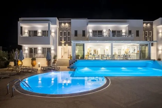 Cyano Hotel