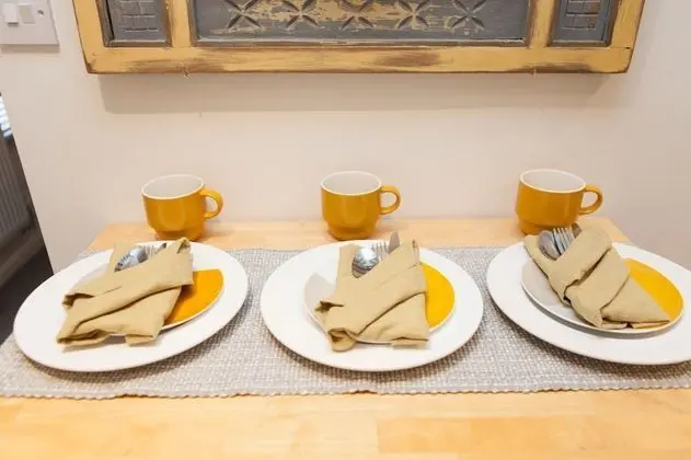 Cyrus House Cottage Apartment - Yerinde Yemek