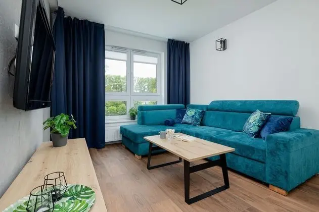 Cztery Pory Roku by Renters - Öne Çıkan Resim