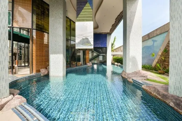 D Day Resotel Pattaya - Havuz