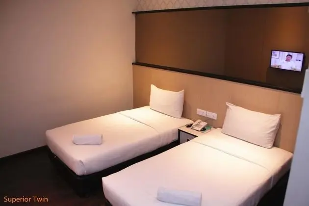 D ELEGANCE HOTEL