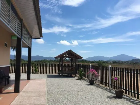 D Village Cottage - Dış Mekan