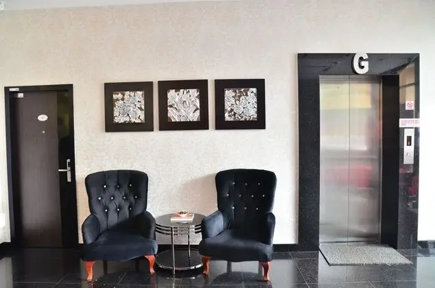 D METRO HOTEL - Lobi
