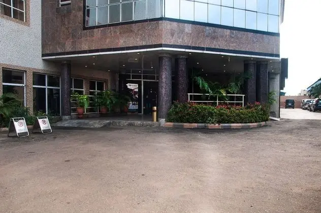 D Palms Airport Hotel