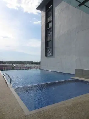 D Hotel Seri Iskandar - Havuz