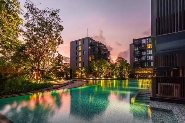D189 - Convenient Apartment in The Deck Condo Pool gym and Laundry Room