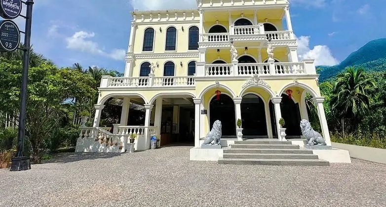 Daddy Dream Hotel and Residence