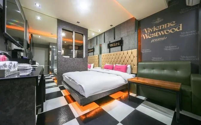 Daegu Dongdaegu Station Boutique Wink - Oda
