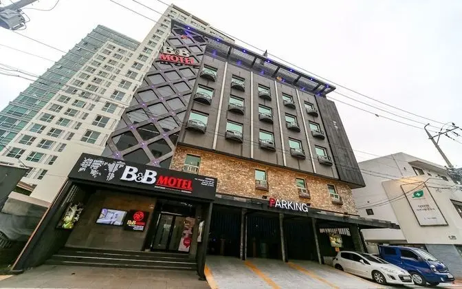 Daegu Dongseongno B and B