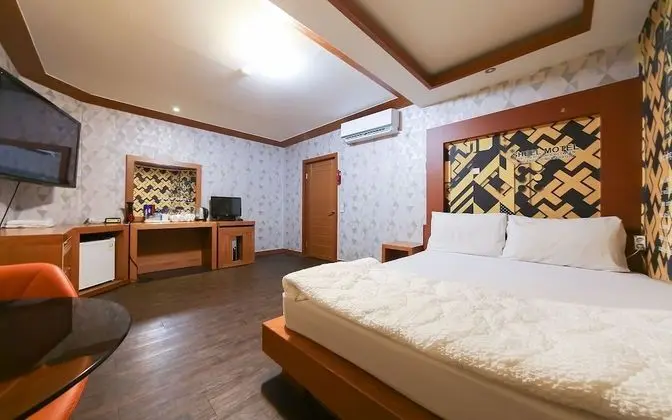 Daegu Gyeongbuk University Shwil - Oda