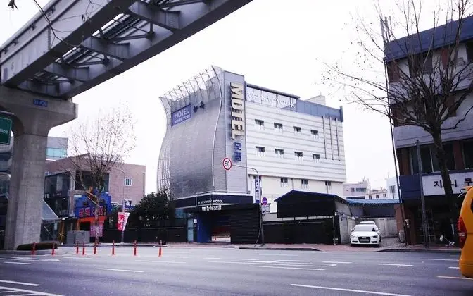 Daegu Icheondong W New York