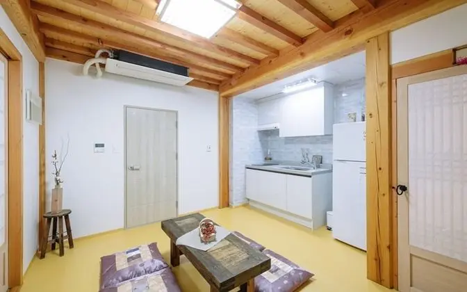 Daegu Seomun Hanok Stay - Oda