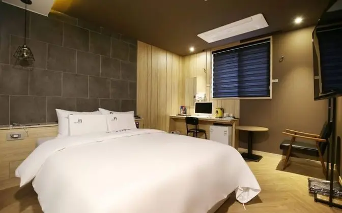 Daejeon Sintanjin Hotel Wol - Oda