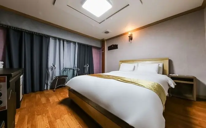 Daejeon Wolpyeong Honey