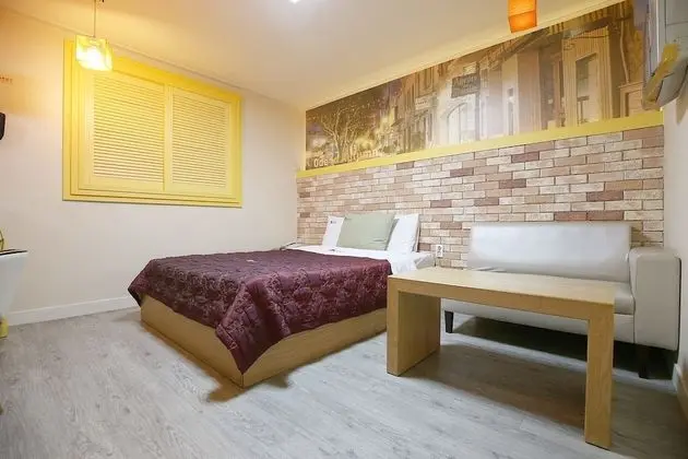 Daejeon Wolpyeong M House