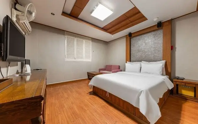 Daejeon Yuseong Motel Nine