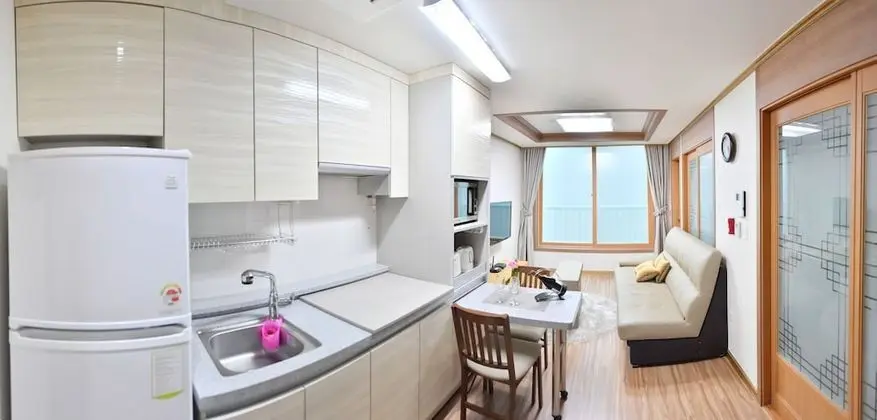 Daewoo Business Hotel