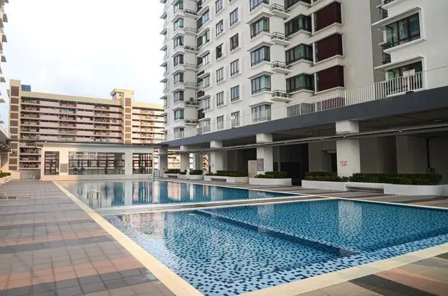 Dahlia Home at Rafflesia Condominium - Havuz