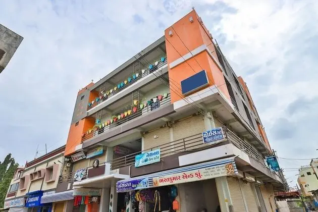 Hotel Daksh