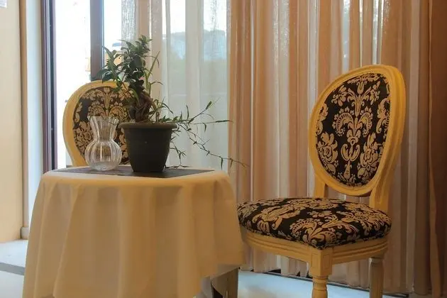 Dali Luxury Rooms - Lobi