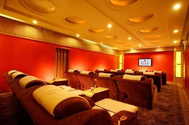 Dalian East Hotel - Havuz