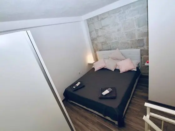 Dalmatian White Shell Apartment
