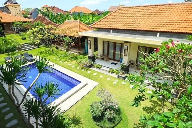 Damar Emas Guesthouse - Havuz
