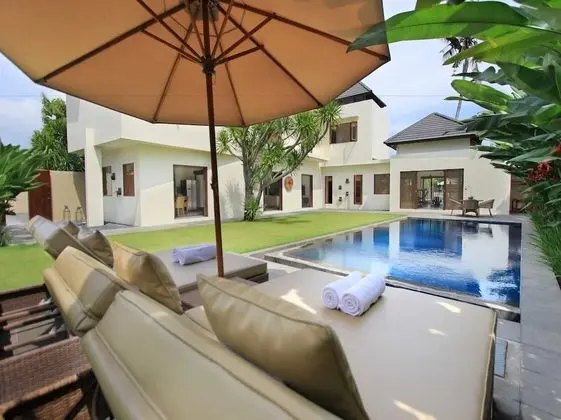 Villa Damaya