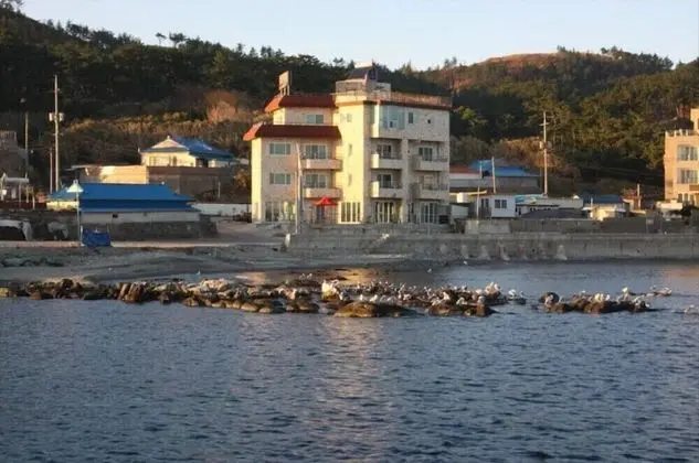 Damoa Pension