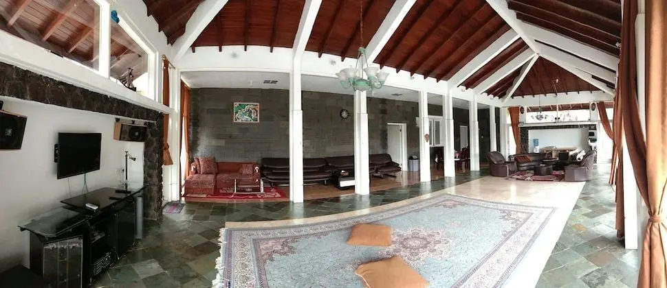 Villa Danau 5 Bedroom for 50 pax - İç Mekan