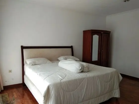 Villa Danau 5 Bedroom for 50 pax - Oda