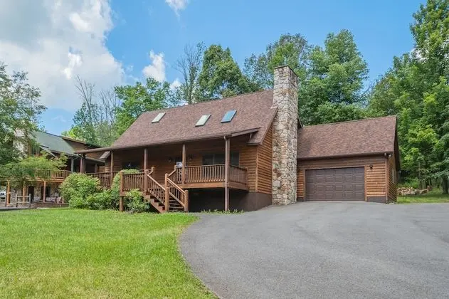 Dancing Bear Lodge