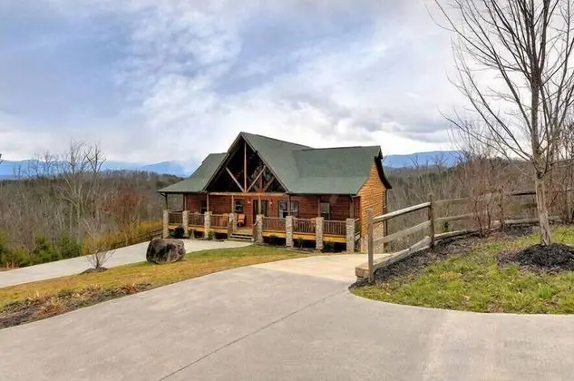 Dancing Bear Lodge