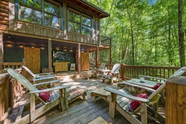 Dancing Bears Cabin With hot tub Fireplace Creek