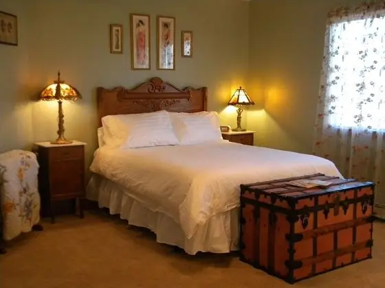 Dancing Moon Bed & Breakfast - Oda
