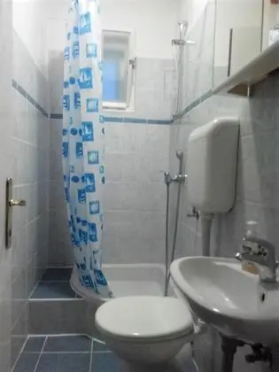 Dane - Free Parking - A1 - Banyo Tipleri