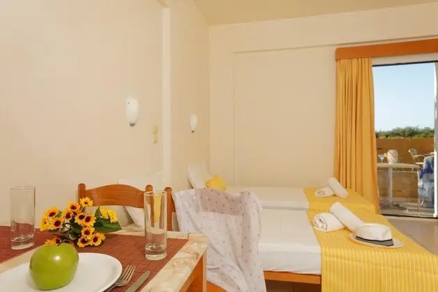 Danelis Apartments