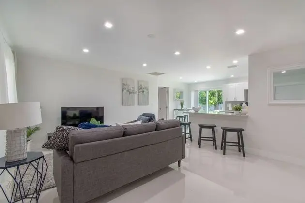 Dania Beach Beauty 3BR with Hot Tub - İç Mekan