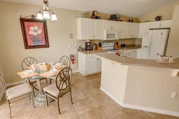 Daniel's Highgate Park Vacation Home - Mutfak