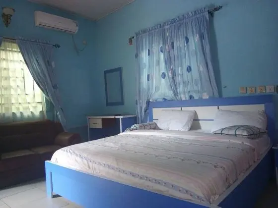 Danison Suites
