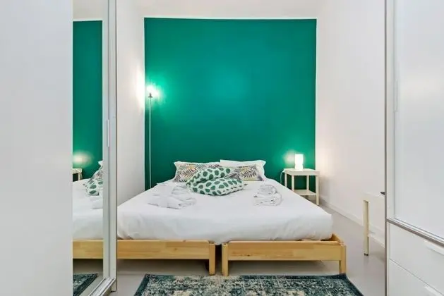 Dante Central Mini Flat