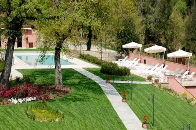 Dante With Whirlpool Sauna and Pool