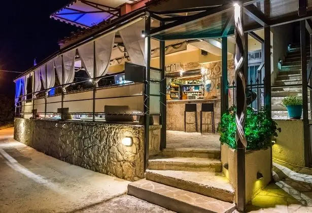 Dante's Maisonettes - Dış Mekan