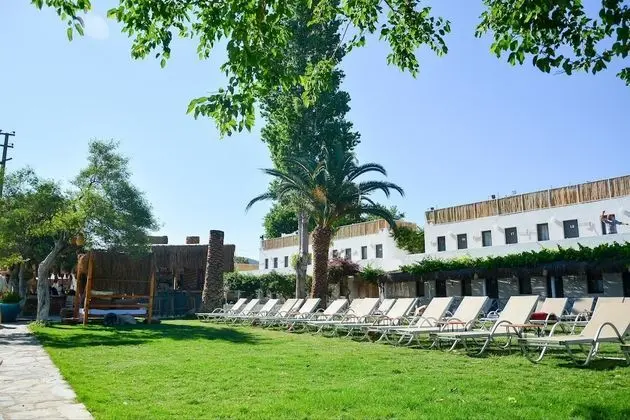 Daphnis Hotel