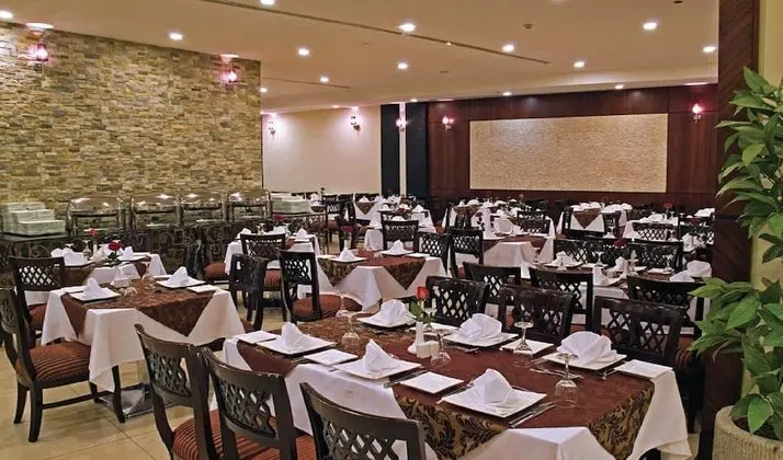 Dar Al Eiman Royal Hotel - Yerinde Yemek